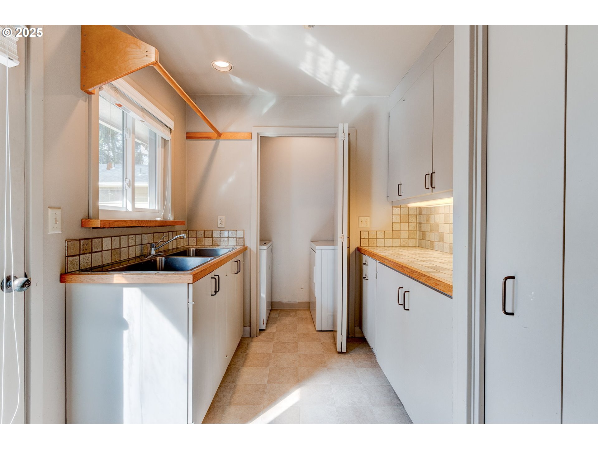 6325 Southwest 50th Avenue Portland, OR 97221 - Photo 8 of 30 Gallery Image 8
