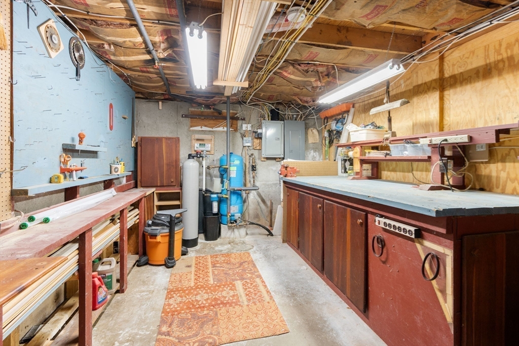 39 Whiting Road Oxford, MA 01540 - Photo 20 of 39