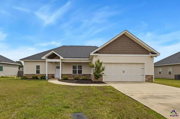 $294,900 | 124 Cascades Court, Bonaire, GA 31005