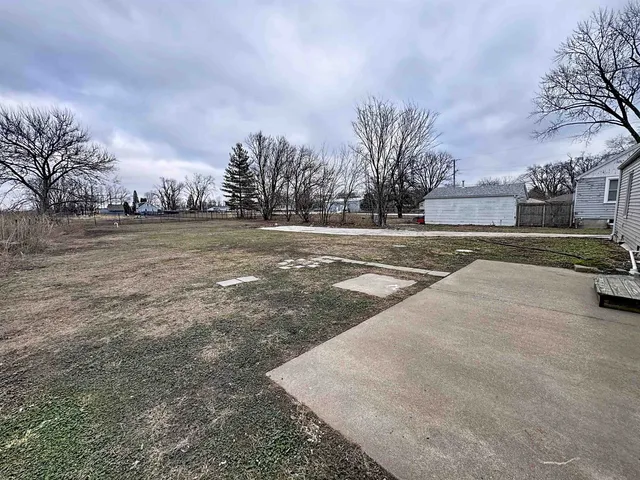 $160,000 | 11244 140th St Place, Davenport, IA 52804