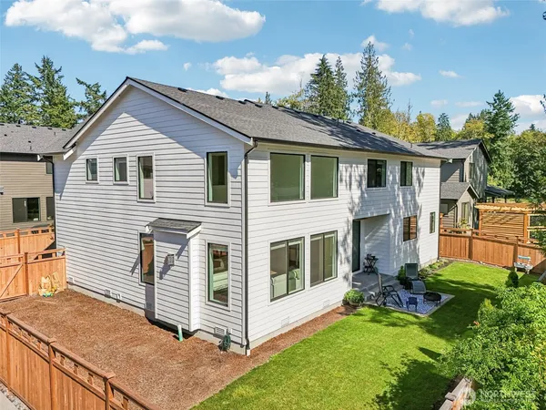$1,060,000 | 21016 67th St Court East, Bonney Lake, WA 98391