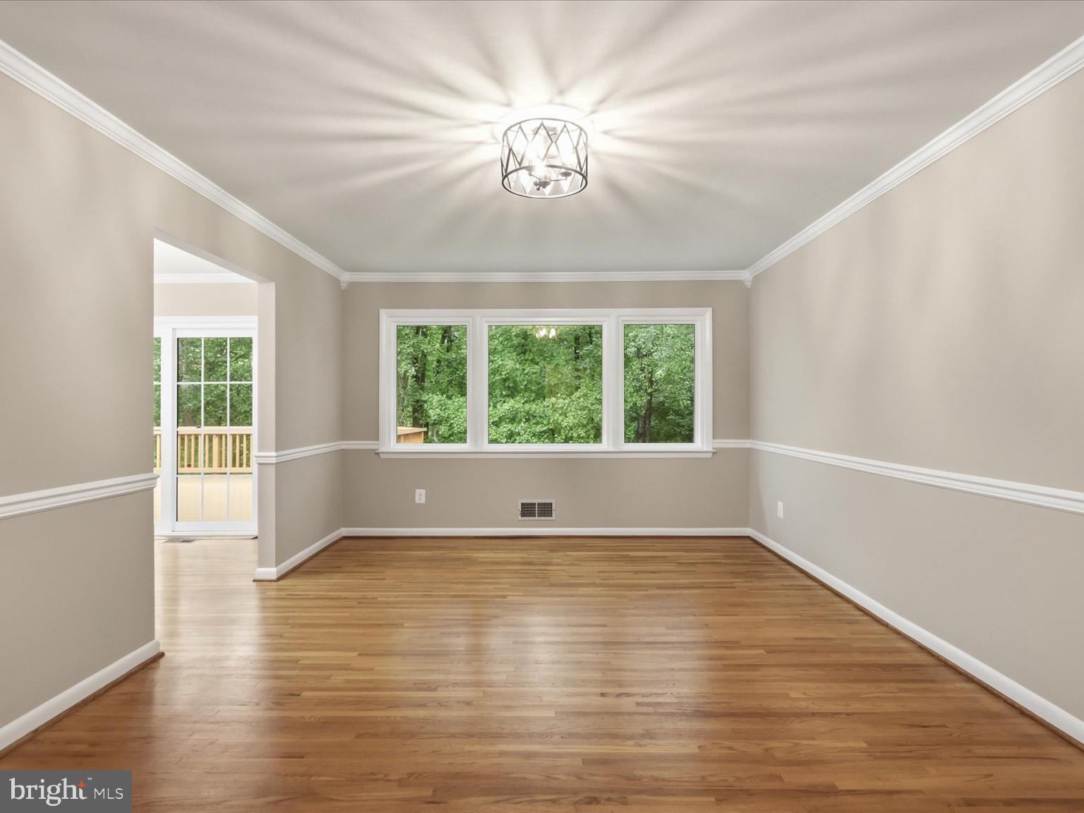 7218 Hadlow Drive Springfield, VA 22152 - Photo 8 of 42 Living Room