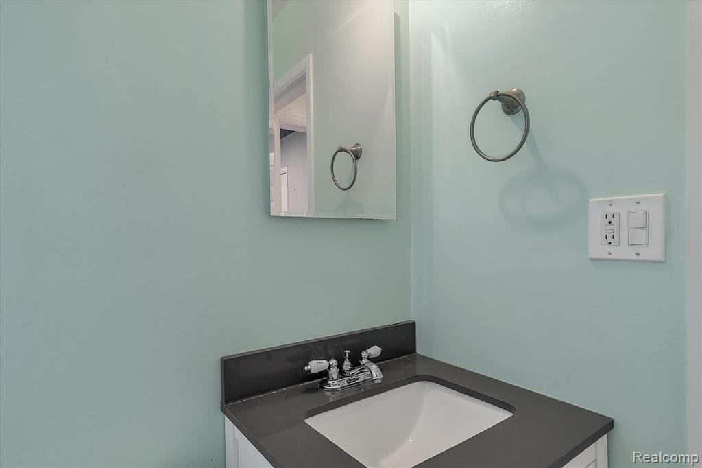 34909 Wick Road Romulus, MI 48174 - Photo 25 of 35