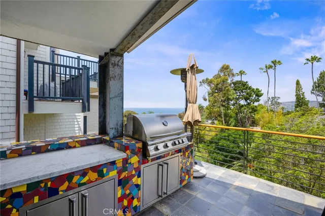 $3,100,000 | 686 Diamond Street, Laguna Beach, CA 92651