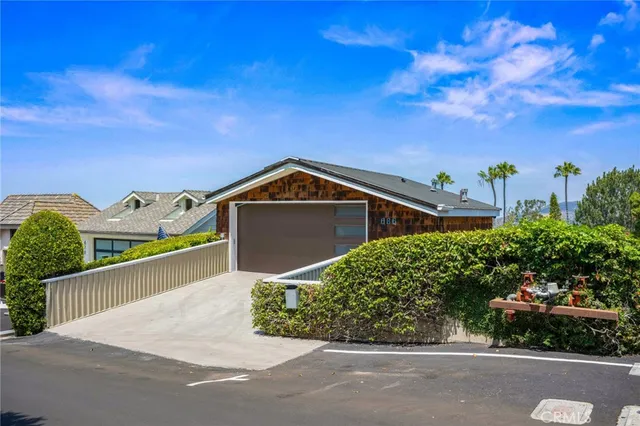 $3,100,000 | 686 Diamond Street, Laguna Beach, CA 92651