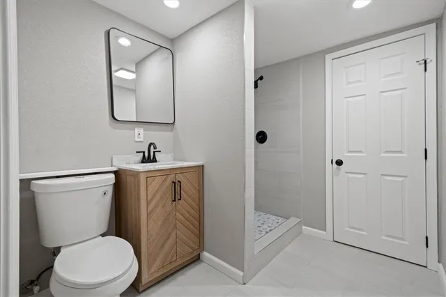 $215,000 | 7404 East 56th Terrace, Kansas City, MO 64129