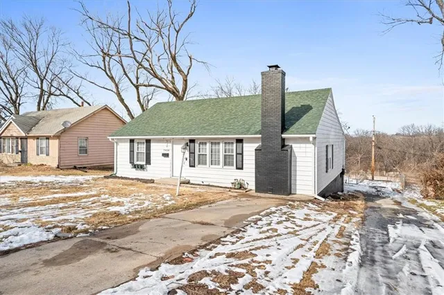 $215,000 | 7404 East 56th Terrace, Kansas City, MO 64129