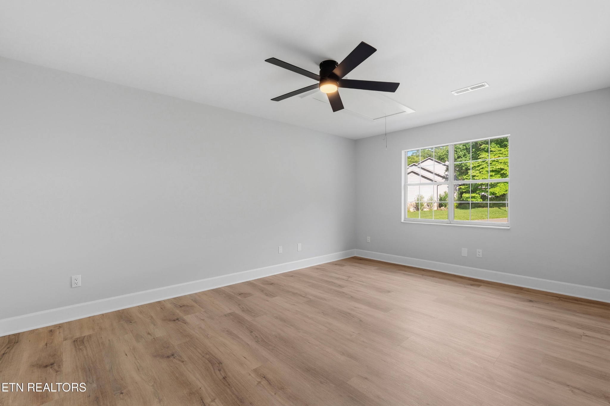103 Hanover Place Oak Ridge, TN 37830 - Photo 17 of 25 Gallery Image 17
