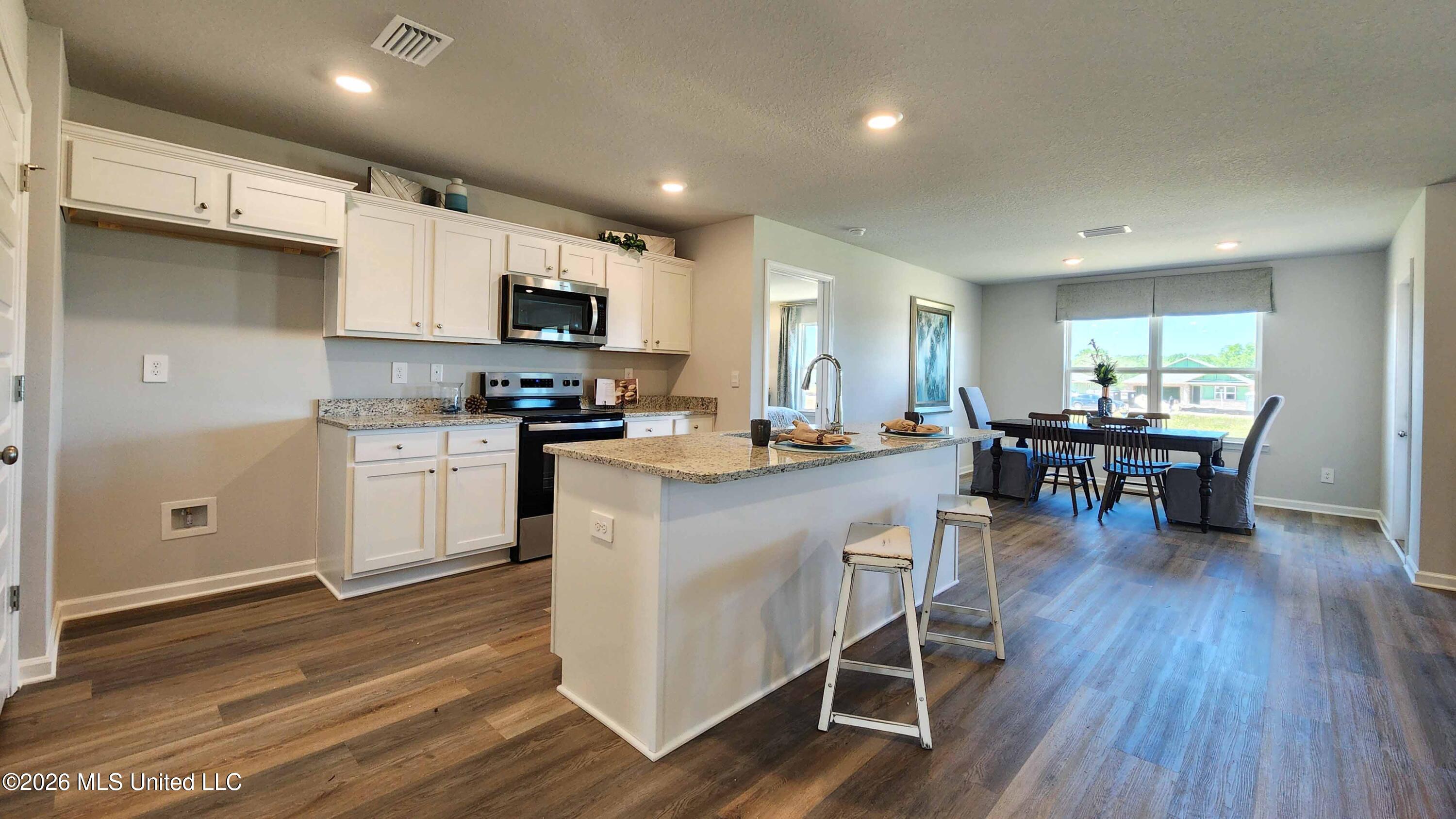233 Raulston Drive Byram, MS 39272 - Photo 6 of 24 04Kitchen