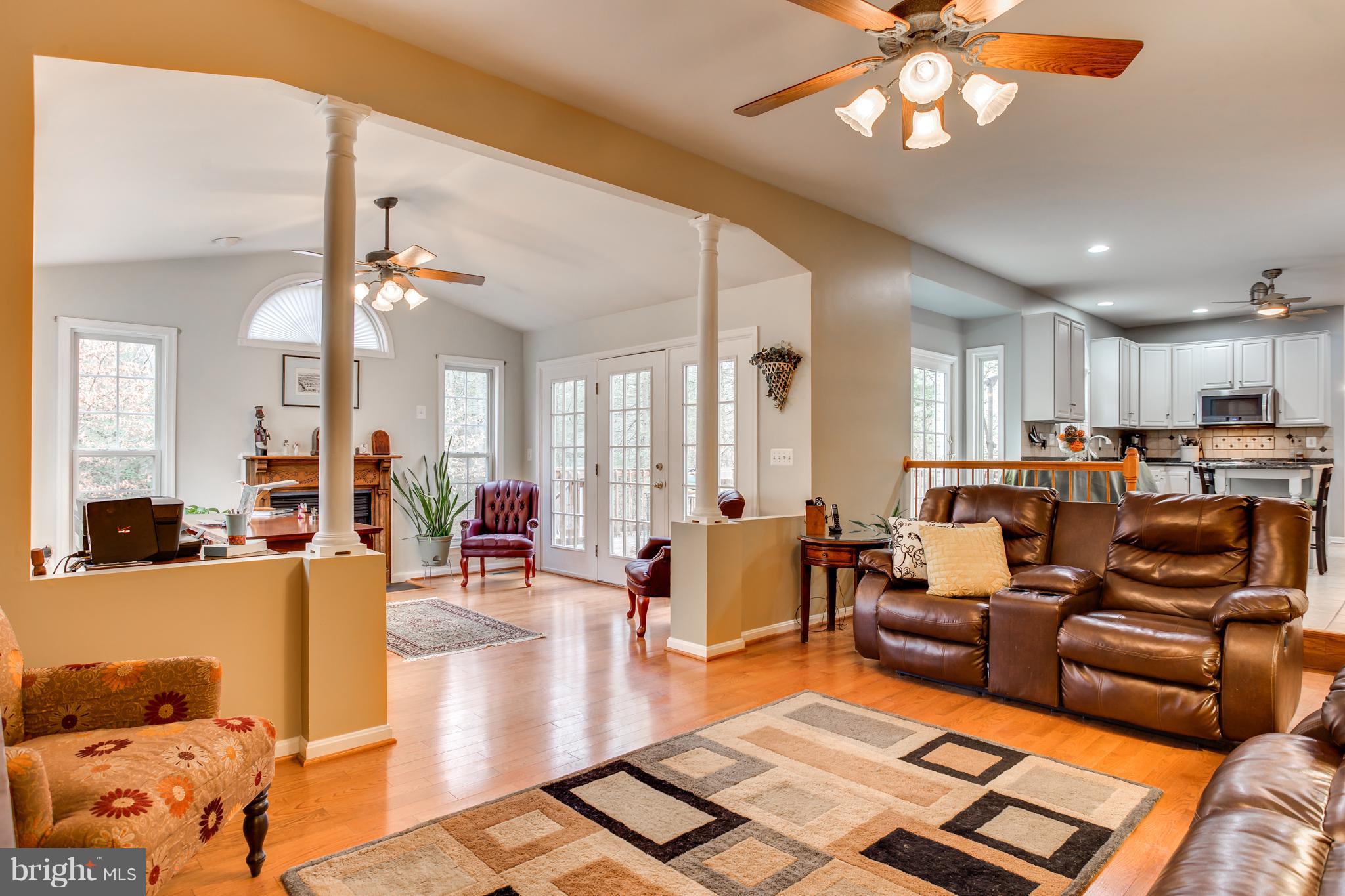 6680 Hunters Ridge Road Manassas, VA 20112 - Photo 9 of 30 Living Room