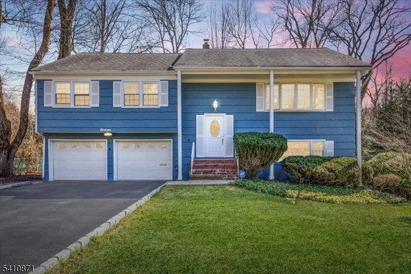 $899,000 | 11 Dorr Road, New Providence, NJ 07974