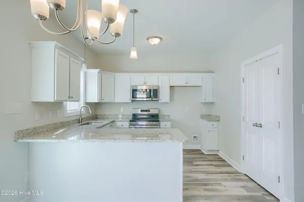 $327,500 | 711 Jasmine Lane, Jacksonville, NC 28546