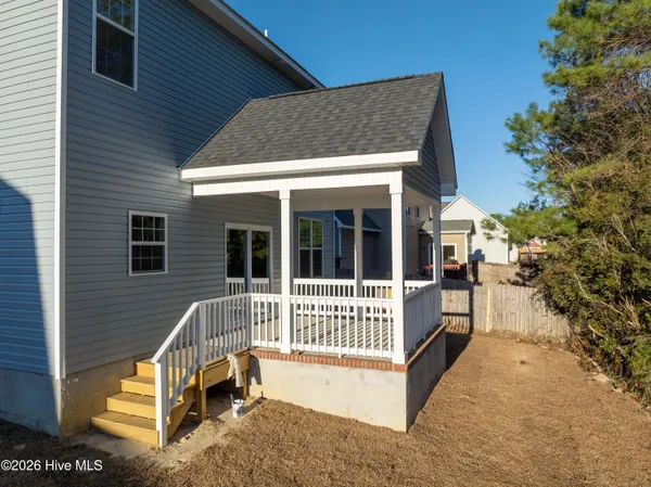 $327,500 | 711 Jasmine Lane, Jacksonville, NC 28546