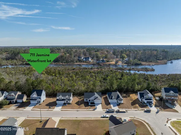 $327,500 | 711 Jasmine Lane, Jacksonville, NC 28546