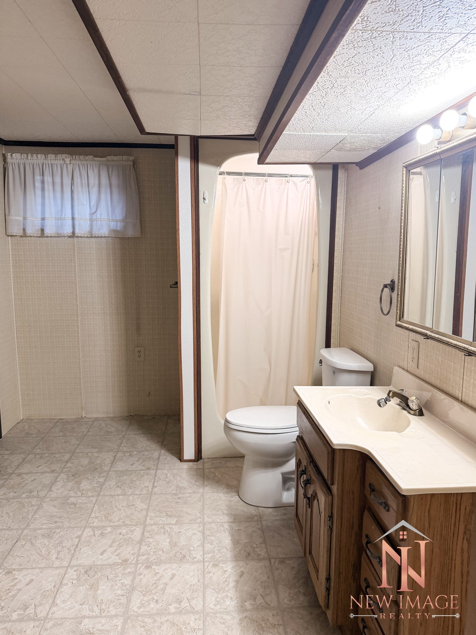 1708 Labrador Boulevard Garden City, KS 67846 - Photo 21 of 27 Gallery Image 21