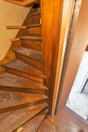 $335,000 | 527 North State Street, Kendallville, IN 46755