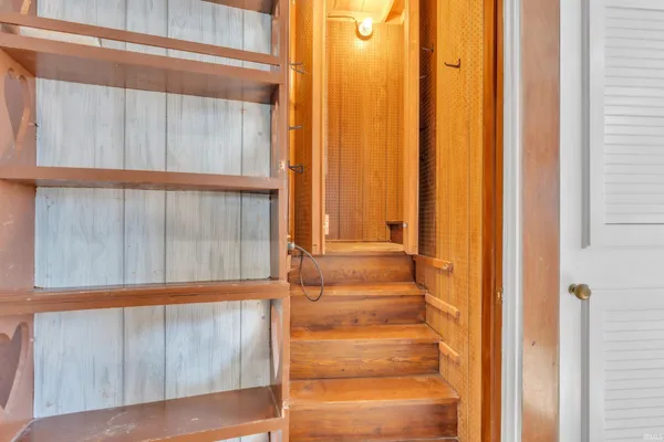 $335,000 | 527 North State Street, Kendallville, IN 46755