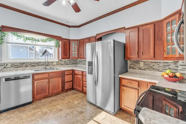 $335,000 | 527 North State Street, Kendallville, IN 46755