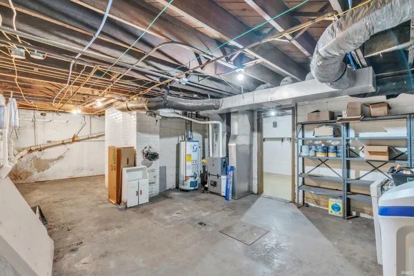 $335,000 | 527 North State Street, Kendallville, IN 46755