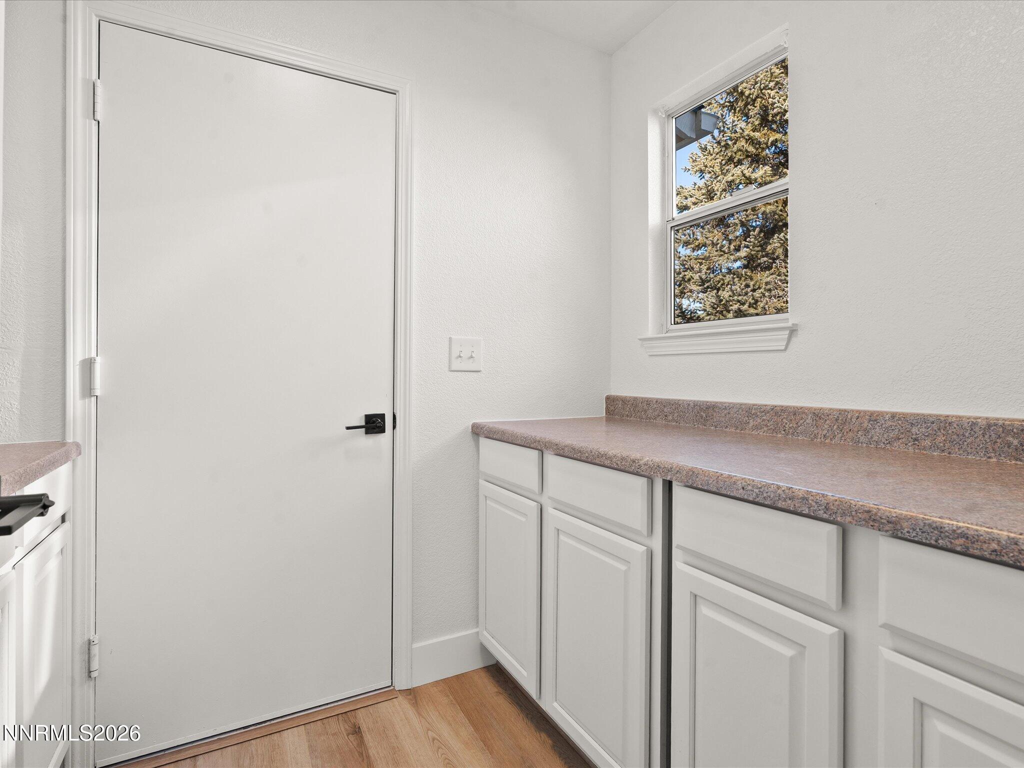 3549 Shadow Lane Carson City, NV 89705 - Photo 22 of 32 a view of a hallway