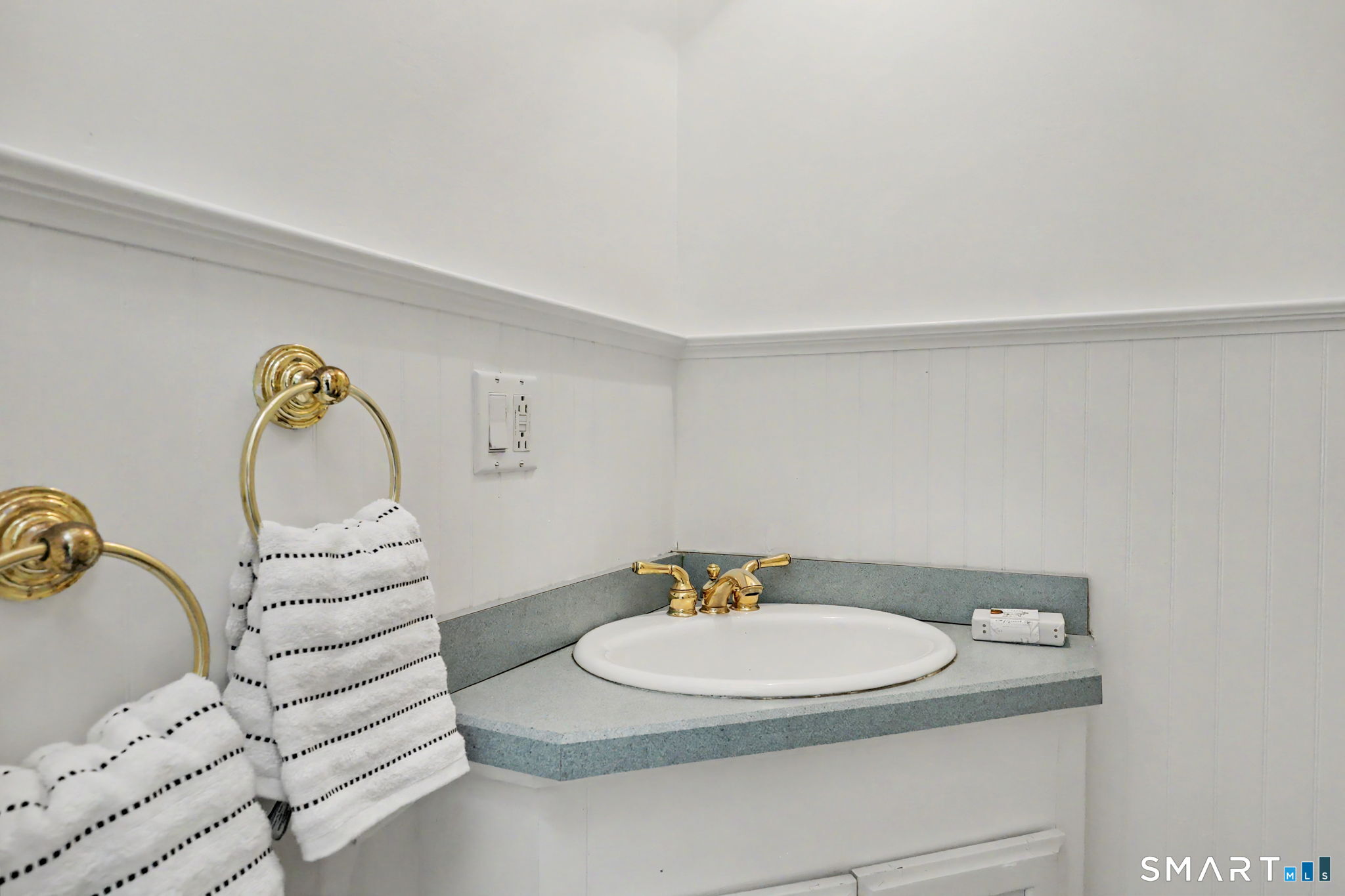 244 Stratfield Road Fairfield, CT 06825 - Photo 28 of 37