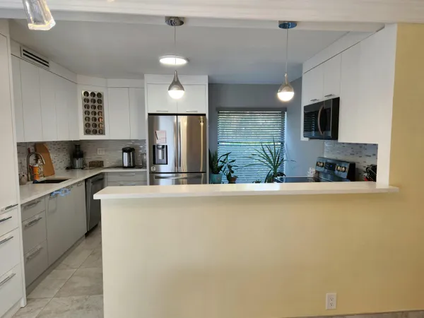 $2,200 | 6557 Burning Wood Drive, Unit 215, Boca Raton, FL 33433