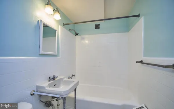 $2,000 | 1711 Massachusetts Avenue Northwest, Unit 623, Washington, DC 20036