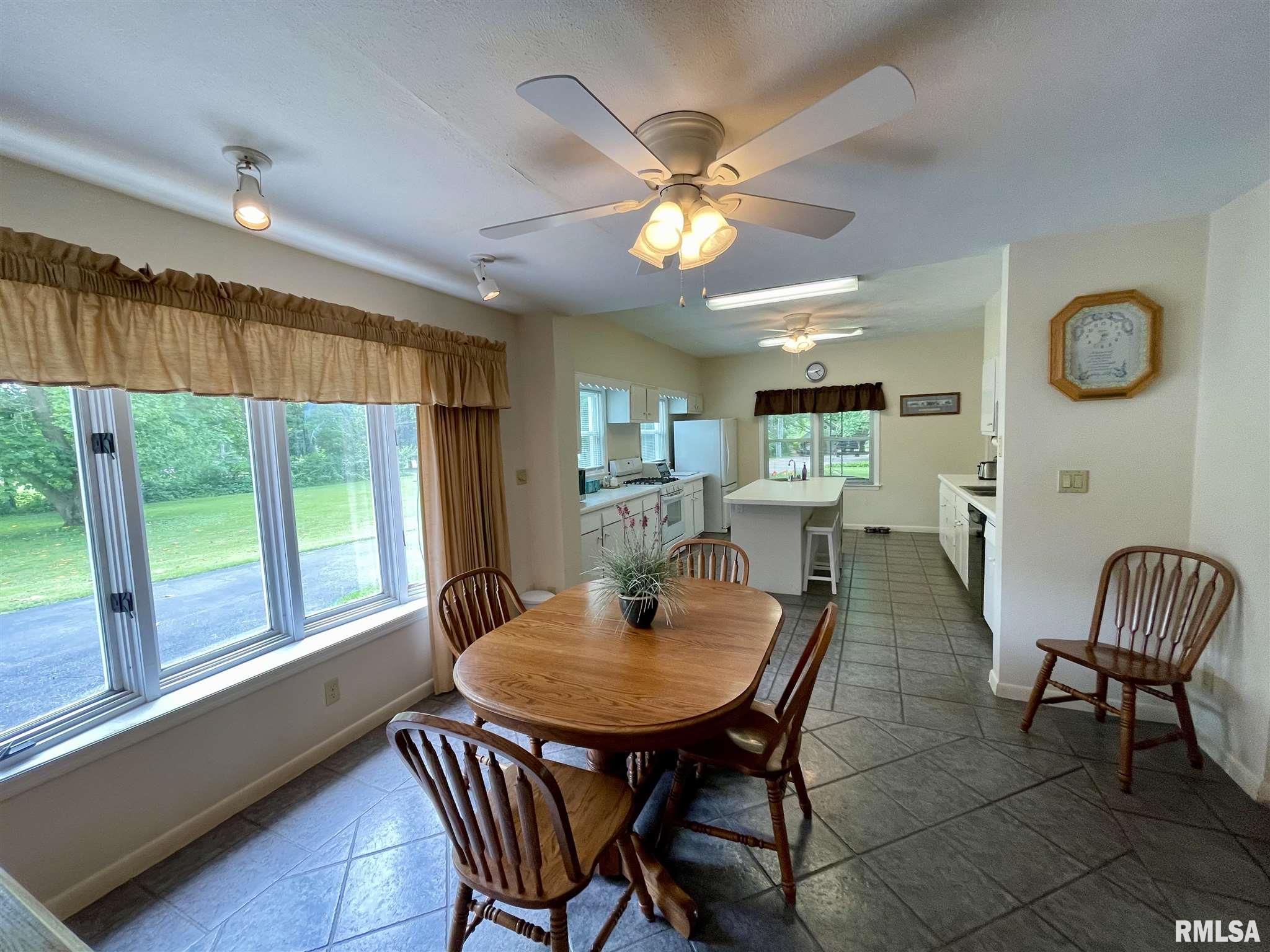 1015 Adams Road Eureka, IL 61530 - Photo 8 of 27 Gallery Image 8