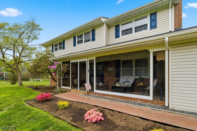 185 Thatchers Hill Road Flemington, NJ 08822 - Photo 4 of 48