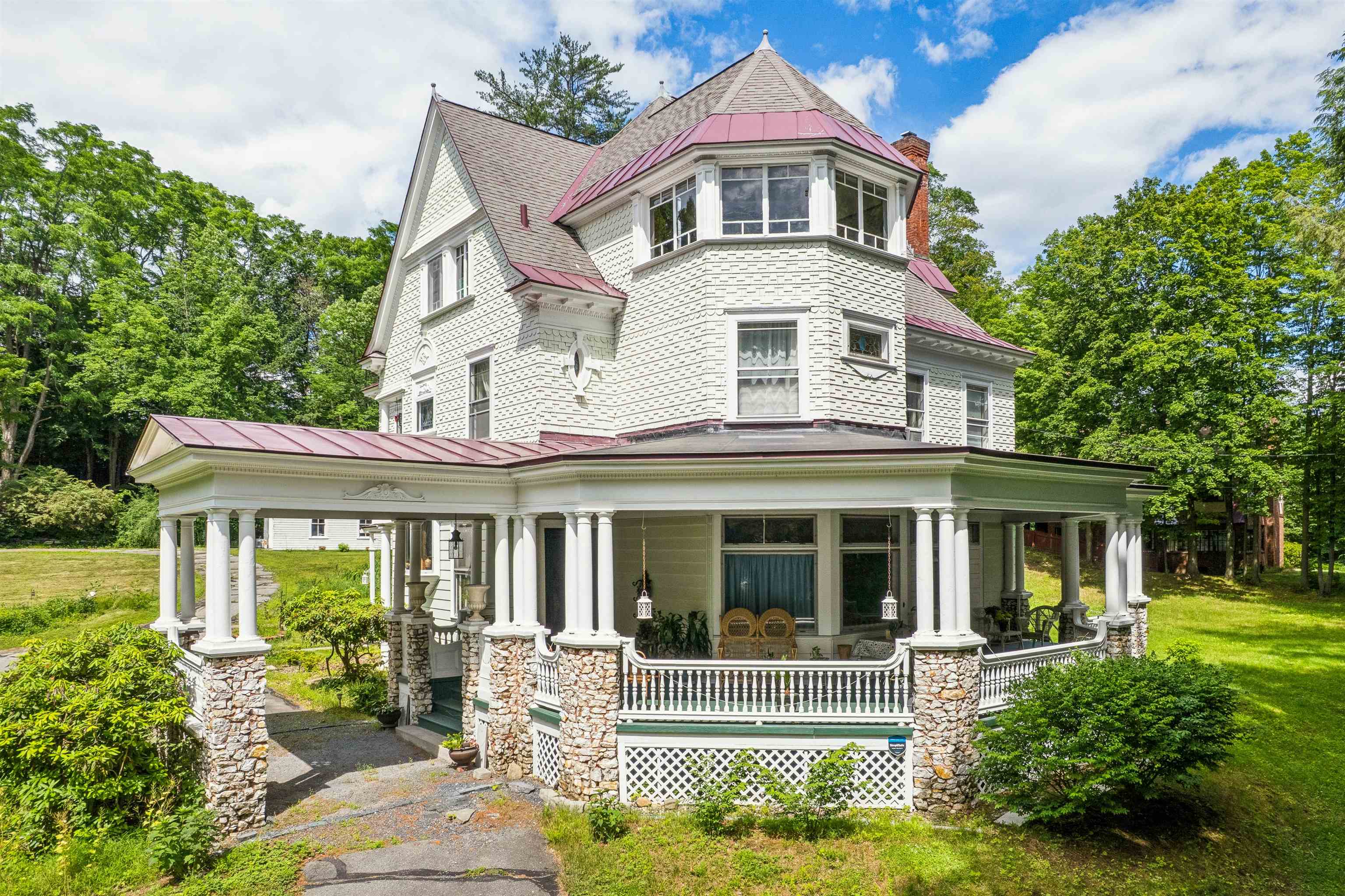 88 Summer Street Springfield, VT 05156 - Photo 2 of 39