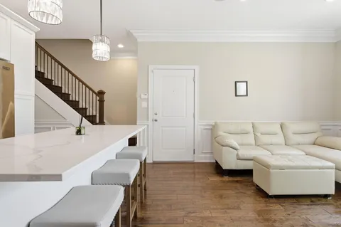 $629,000 | 1418 West Fillmore Street, Unit 3W, Chicago, IL 60607