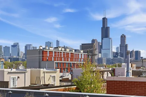 $629,000 | 1418 West Fillmore Street, Unit 3W, Chicago, IL 60607