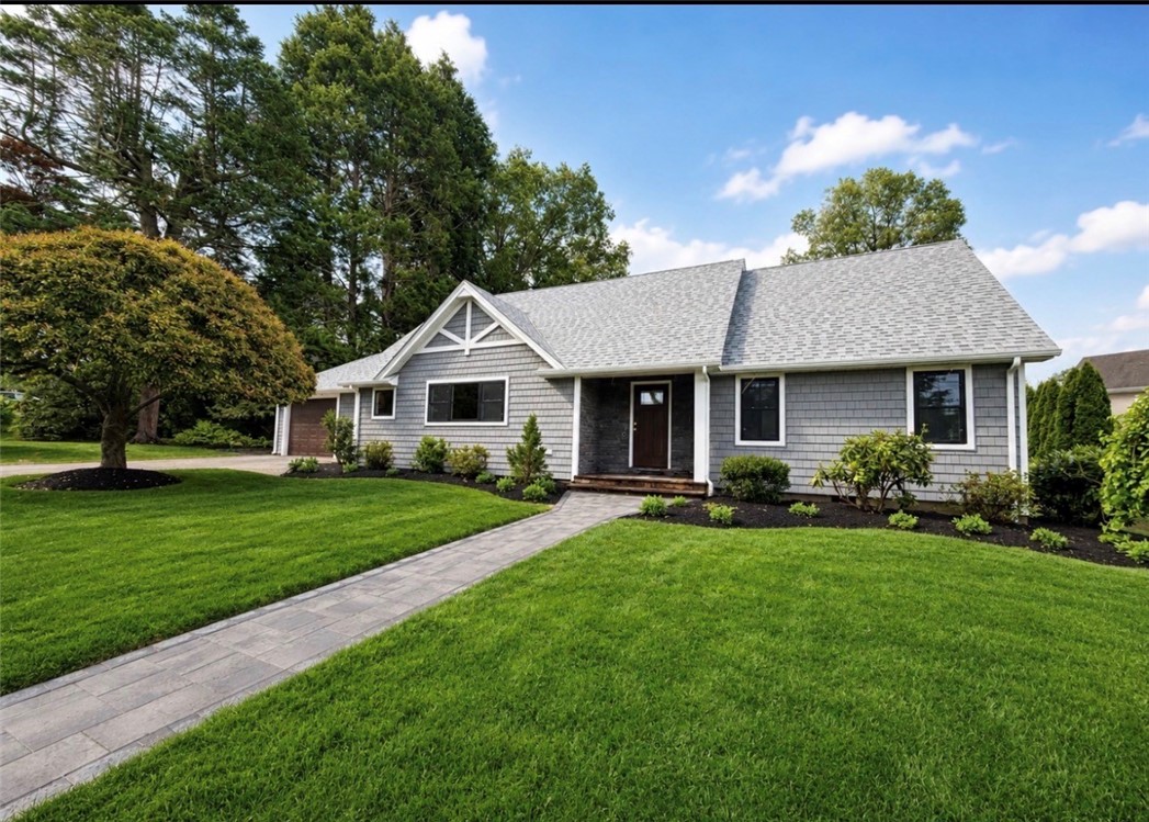 61 Applegate Road Cranston, RI 02920 - Photo 1 of 9