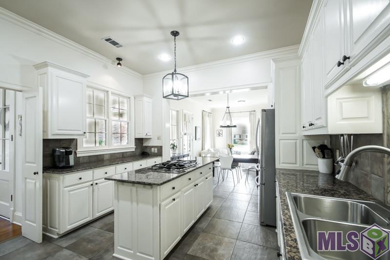 141 Summer Ridge Drive Baton Rouge, LA 70810 - Photo 8 of 22 Kitchen