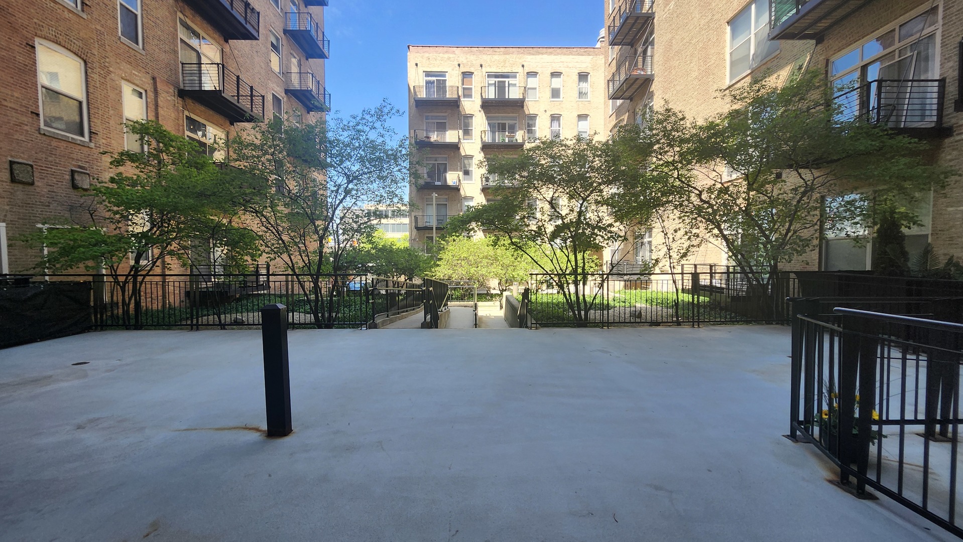 420 South Clinton Street, Unit 302 Chicago, IL 60607 - Photo 18 of 21
