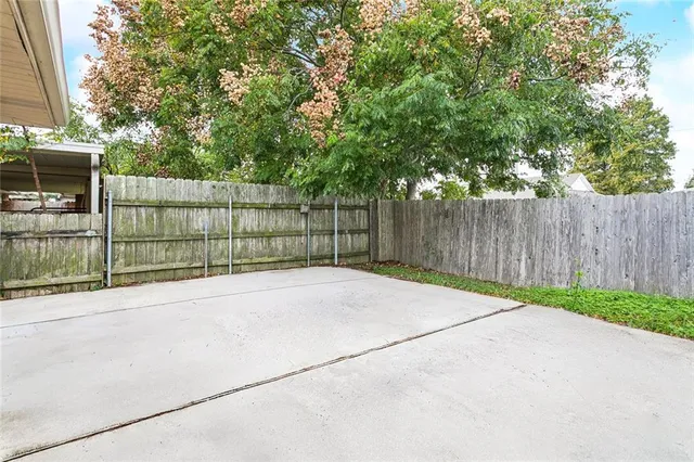 $235,000 | 2504 Gallo Drive, Chalmette, LA 70043