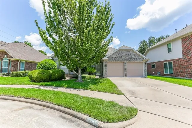 a view of outdoor space yard and garage