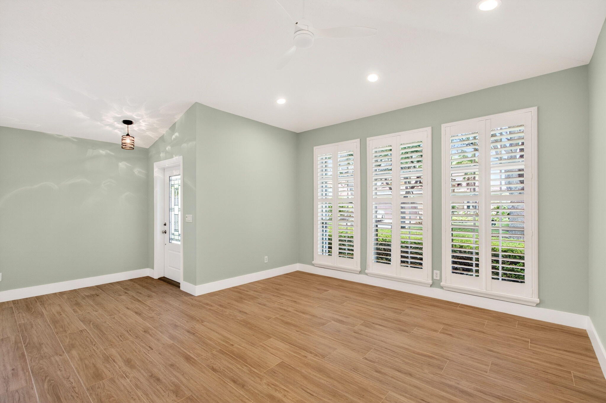 1142 Canoe Point Delray Beach, FL 33444 - Photo 16 of 68 Formal living room