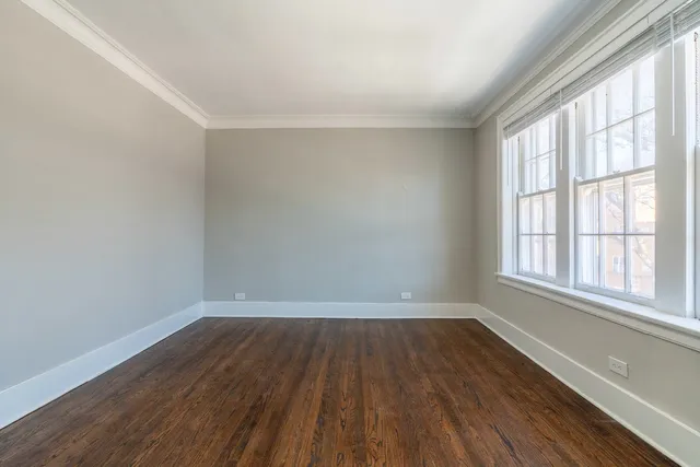 $1,800 | 7418 North Damen Avenue, Unit 2, Chicago, IL 60645