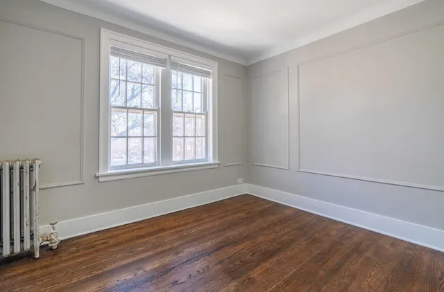 $1,800 | 7418 North Damen Avenue, Unit 2, Chicago, IL 60645