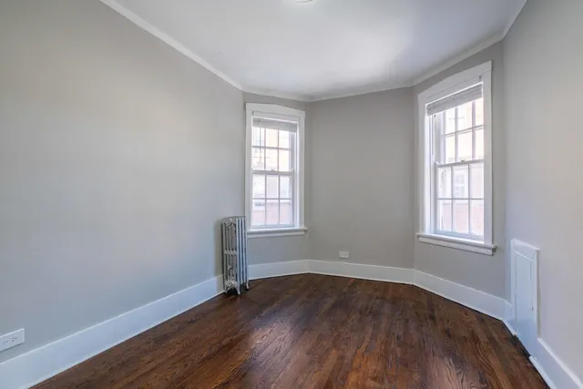 $1,800 | 7418 North Damen Avenue, Unit 2, Chicago, IL 60645