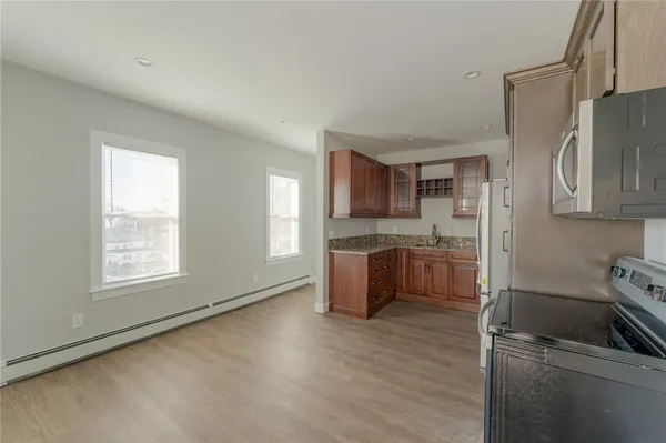 $1,750 | 59 Fairlawn Avenue, Unit 3, Woonsocket, RI 02895