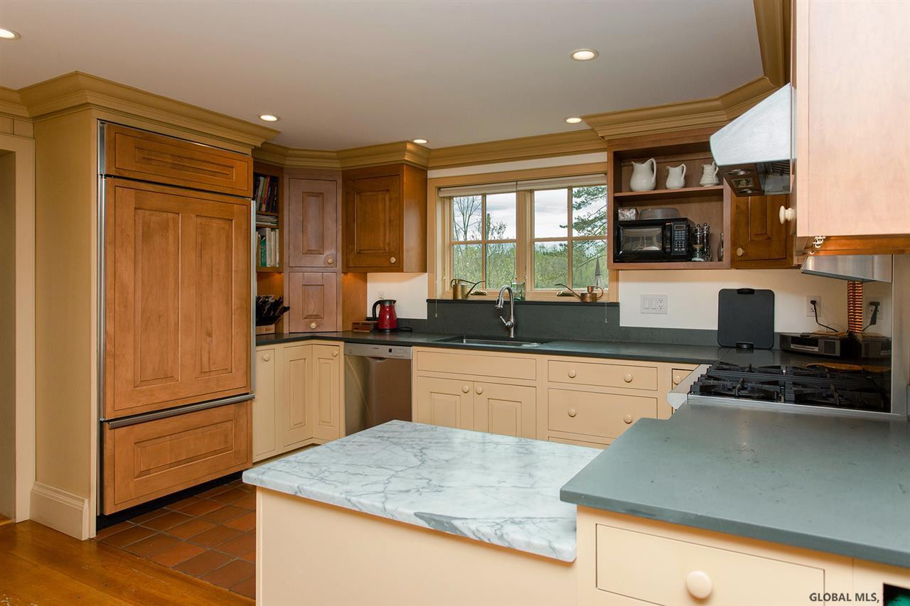 322 Wemple Road Rotterdam, NY 12306 - Photo 3 of 28 Photo 3