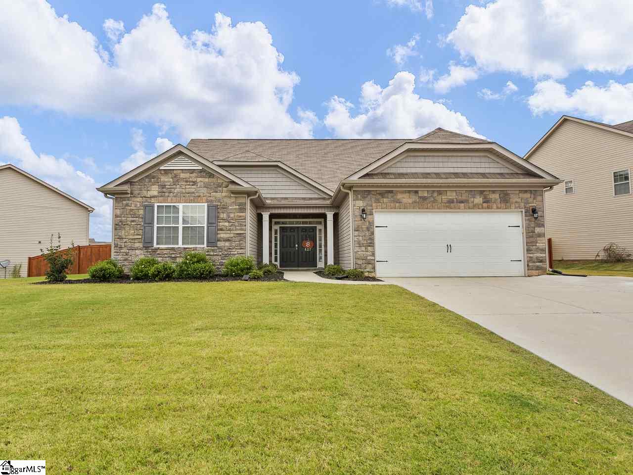 427 Bucklebury Road Greer, SC 29651 - Photo 1 of 36 Gallery Image 1