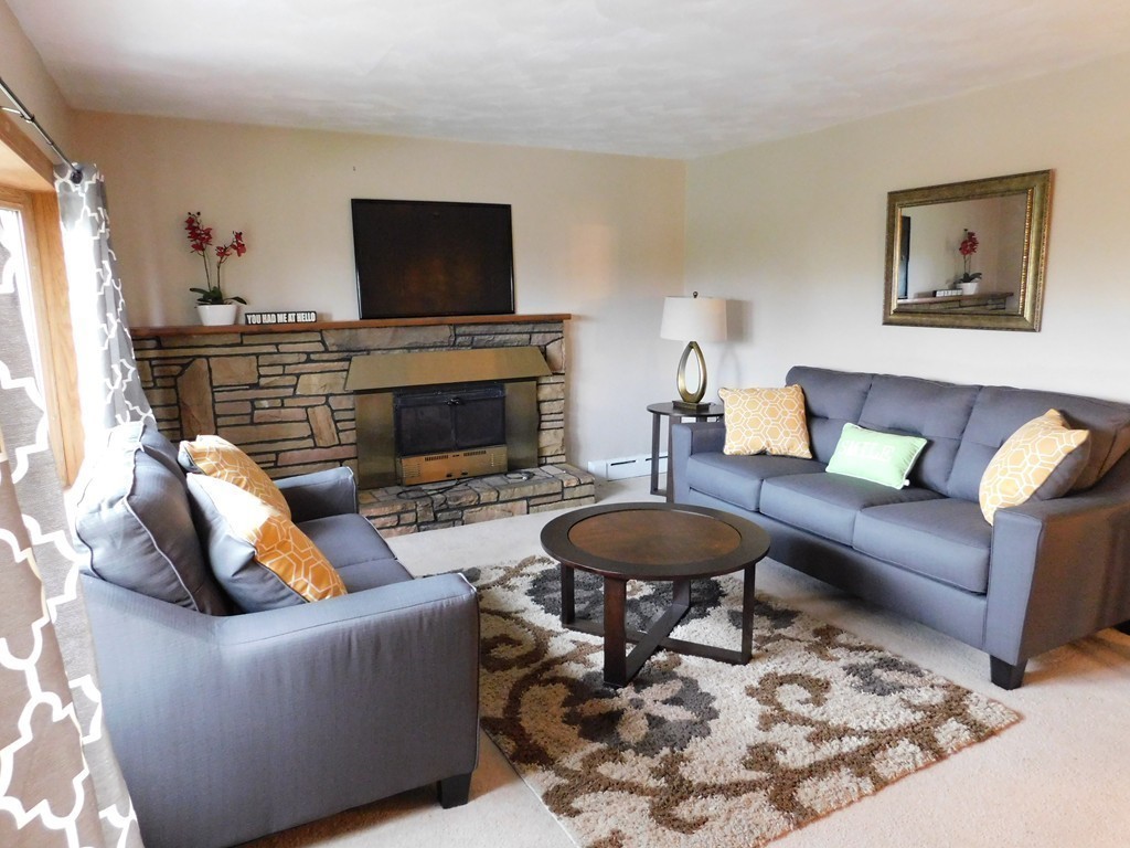 1124 Amostown Road West Springfield, MA 01089 - Photo 12 of 30