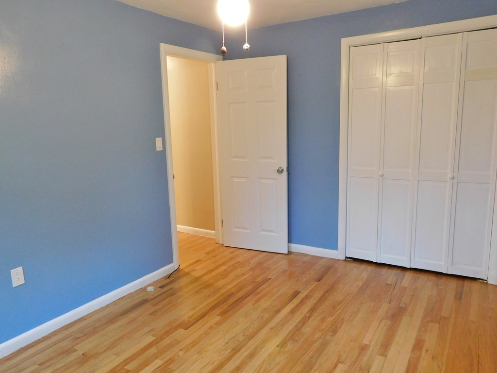 1124 Amostown Road West Springfield, MA 01089 - Photo 21 of 30