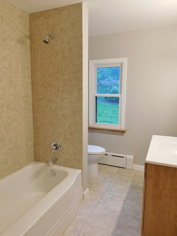 1124 Amostown Road West Springfield, MA 01089 - Photo 23 of 30