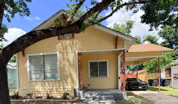 $2,300 | 810 East Guenther Street, San Antonio, TX 78210