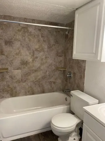 $1,150 | 2704 Salado Street, Unit 307, Austin, TX 78705