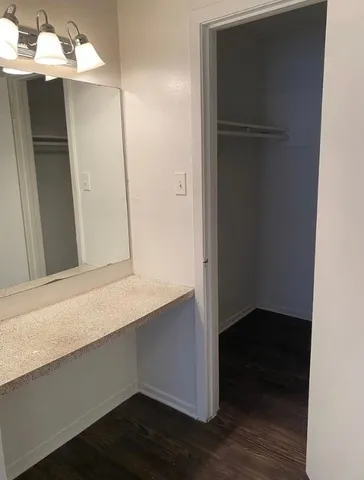 $1,150 | 2704 Salado Street, Unit 307, Austin, TX 78705